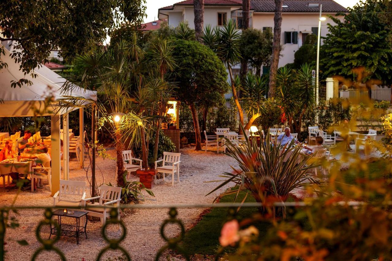 Hotel Club I Pini - Residenza D'Epoca In Versilia Lido di Camaiore Dış mekan fotoğraf